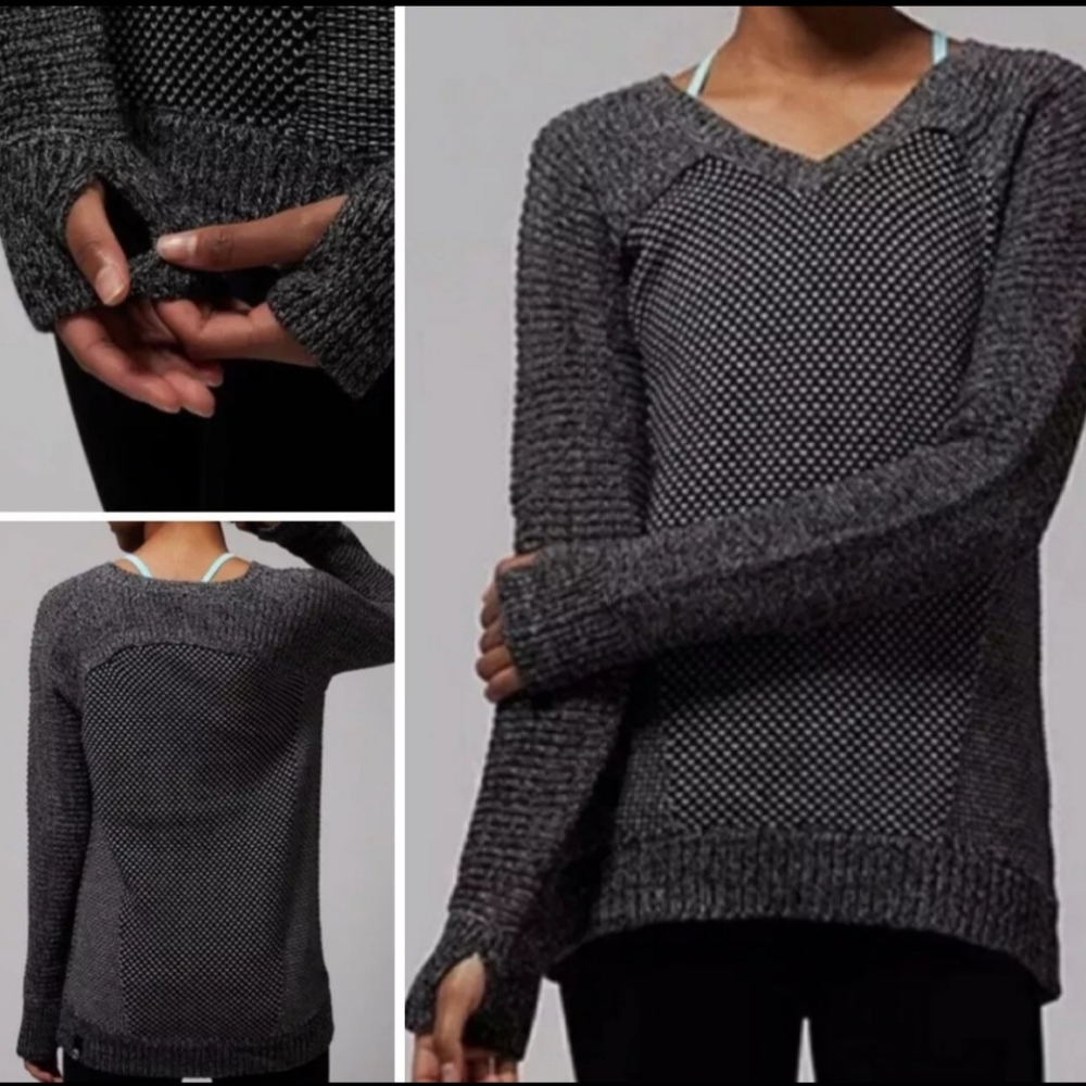 3/20.00. Iviva Lululemon knitted sweater